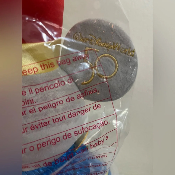 Mickey Main Attraction Dumbo themed plush - Picture 6 of 6